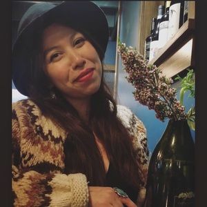 Vintage, thrift, modern, sustainable fashion!